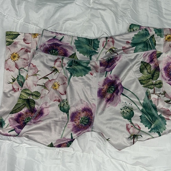 LuLaRoe Women’s Lilac Jade Cropped Athletic Floral Leggings Size Small - Picture 6 of 15
